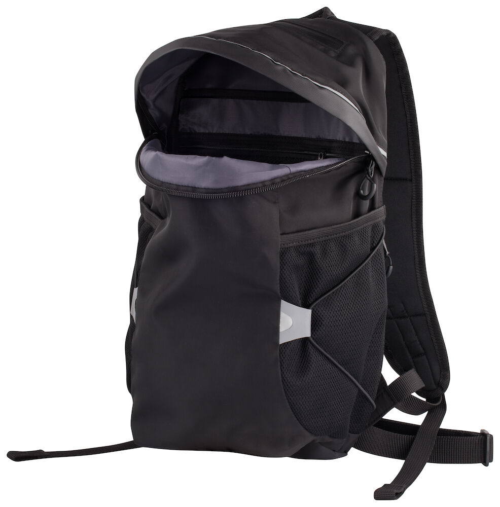 040242_99_DayBackpack_Black_closeup1