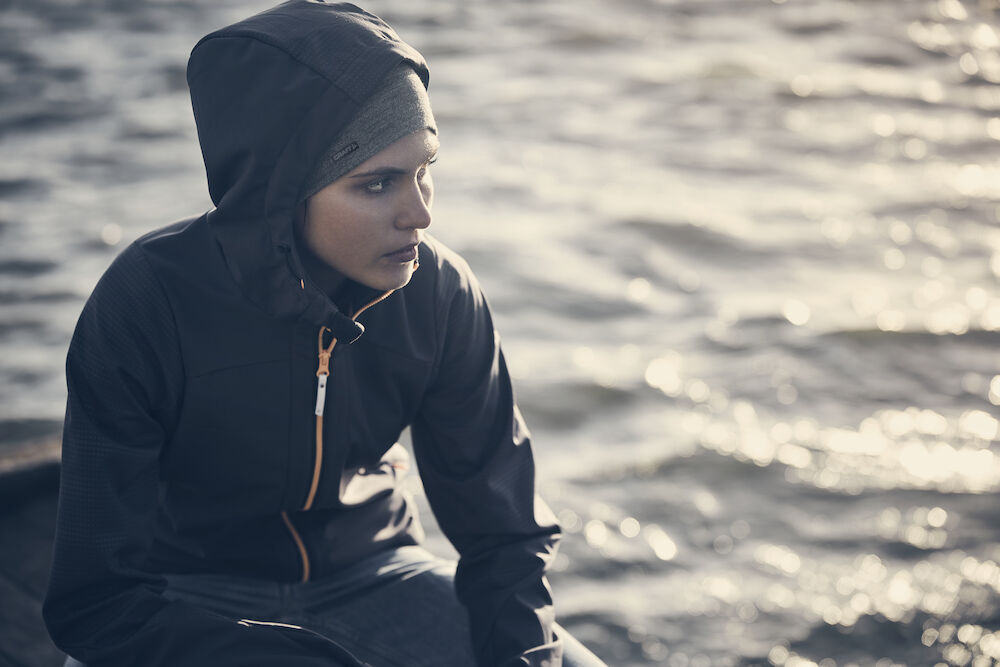 1905073-947563_1906845-950000