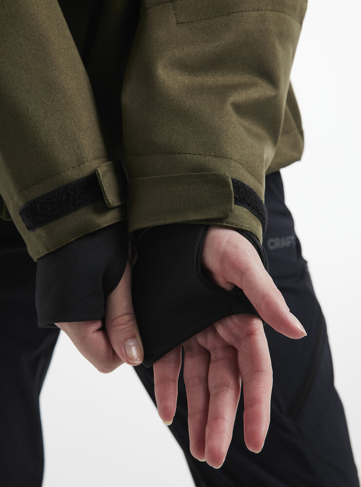 1906275-671000_Mountain-jacket-W_Closeup4