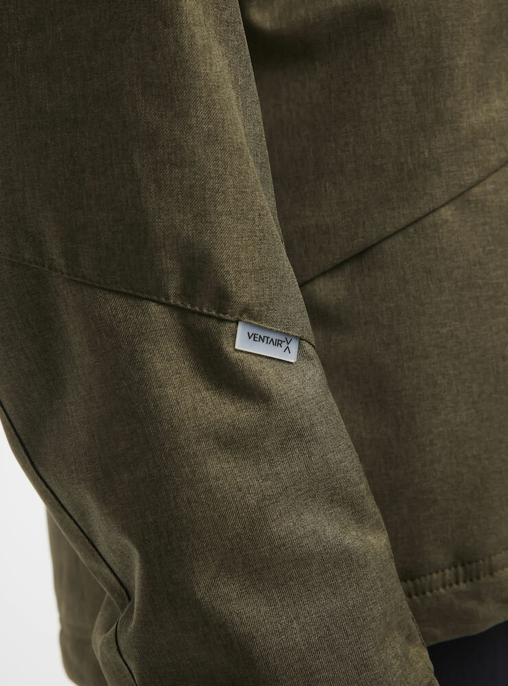 1906323-671000_Mountain-padded-jacket-W_Closeup4