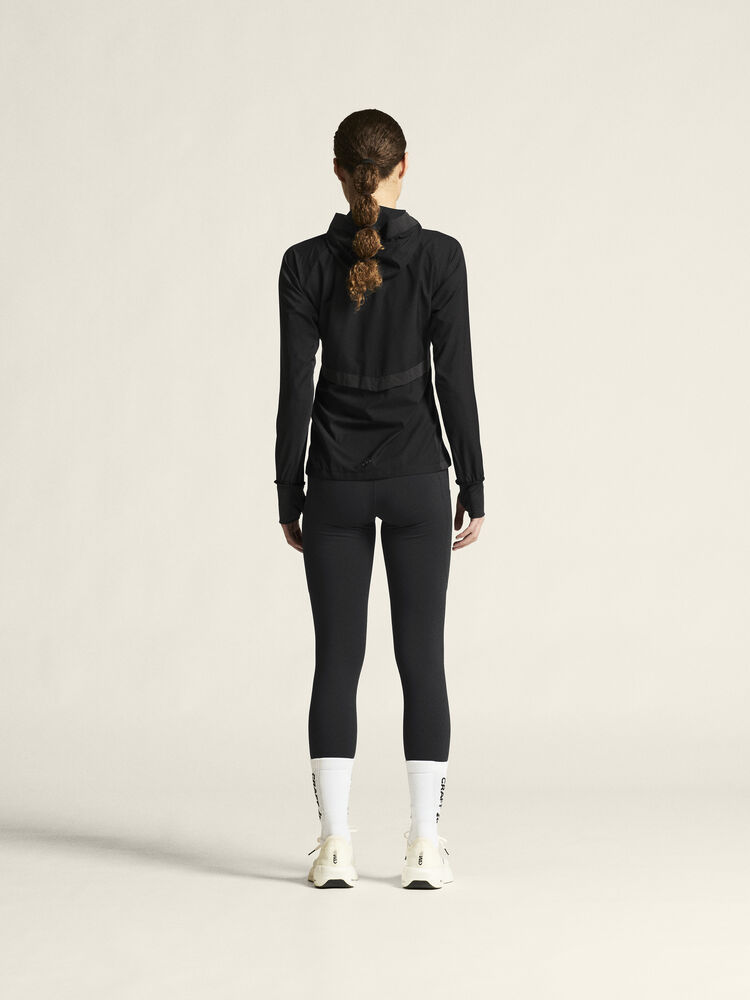 1906435-999000_Urban-Run-Hood-Jacket-W_closeup3