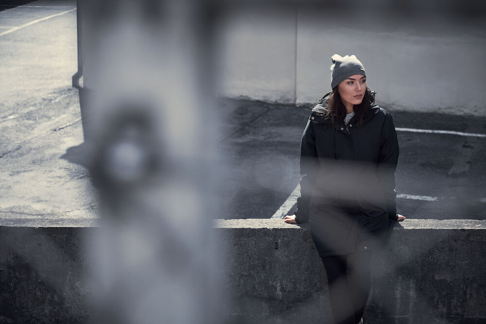 1906845-975000_1906321-998999