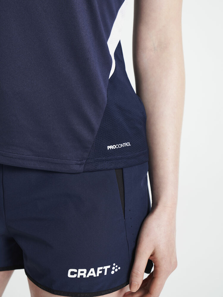 1908235-390900_Pro-Control-Impact-Singlet-W_Closeup3