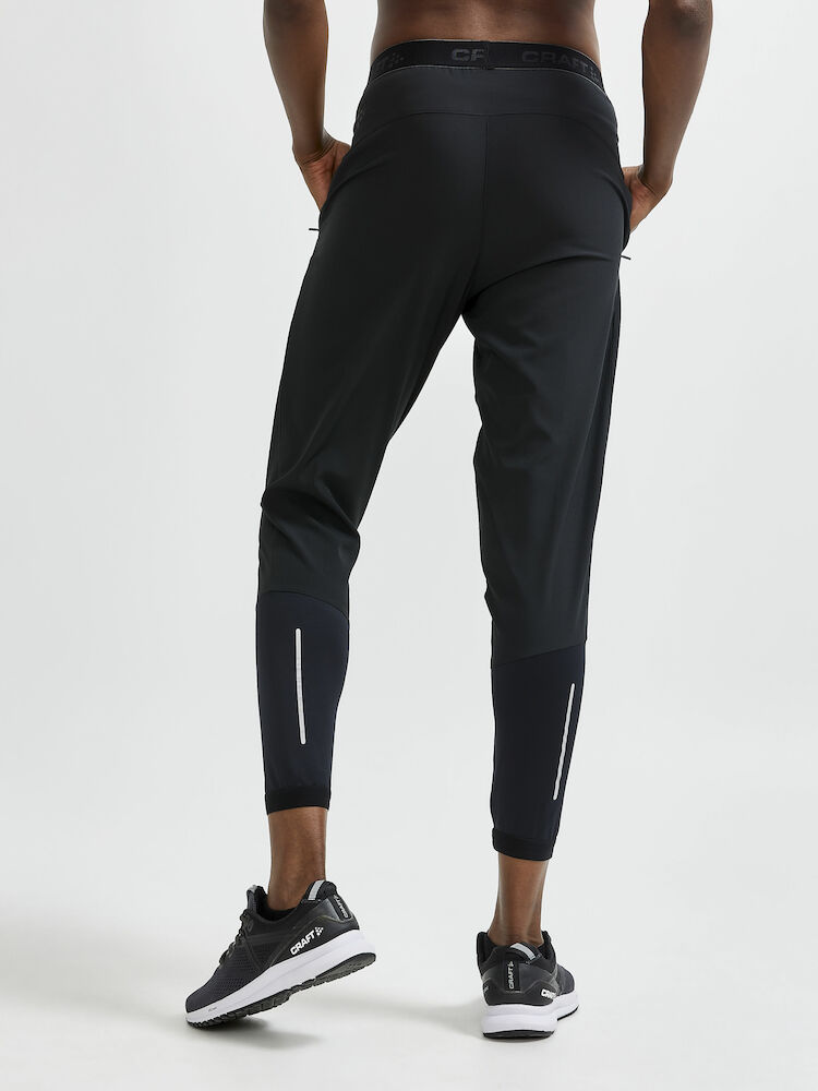 1908725-999000_ADV-Essence-Training-Pants_Closeup2