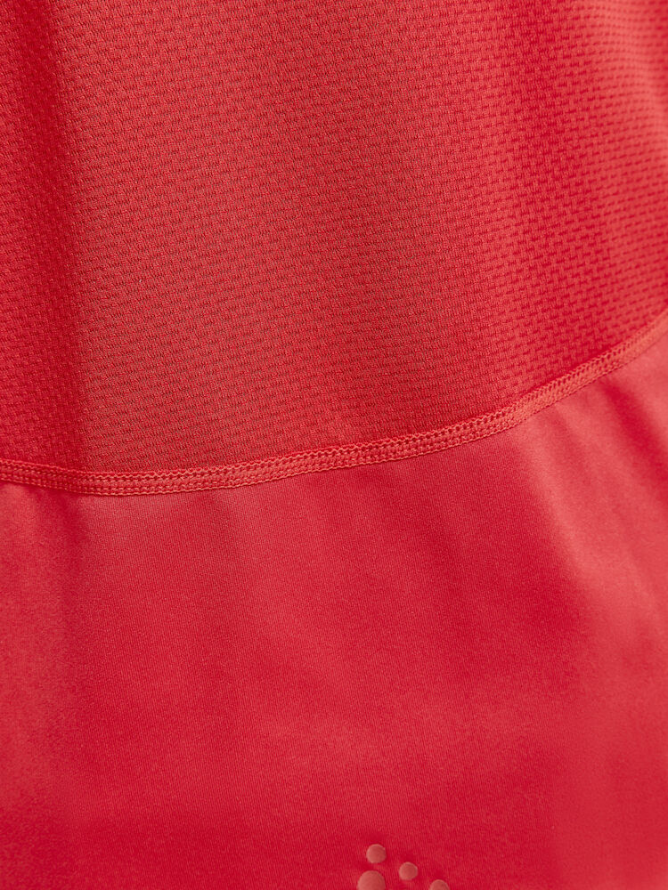 1908755-430000_ADV-Essence-Singlet_Closeup4