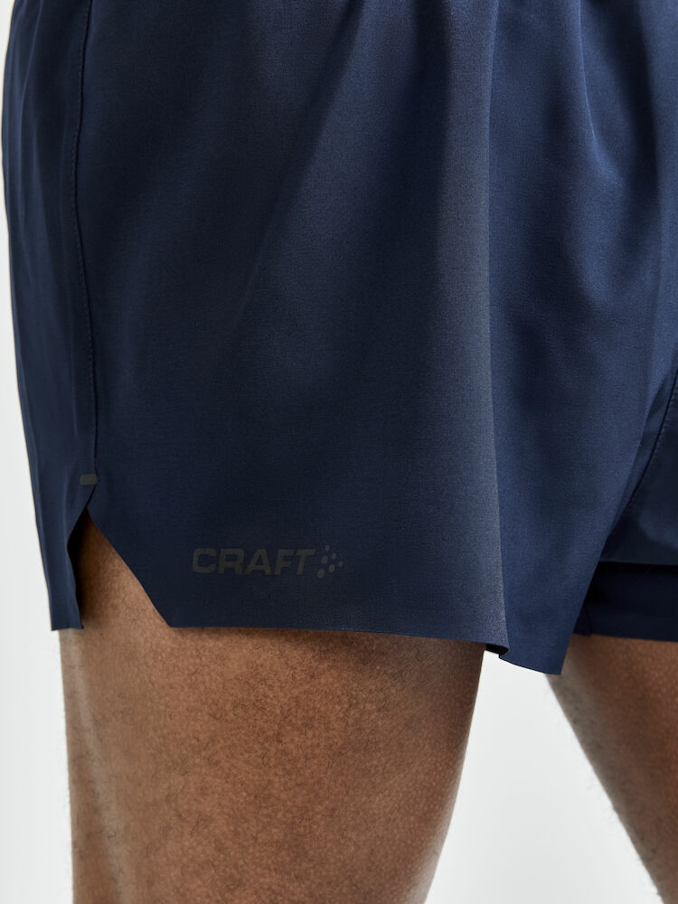 1908762-396000_ADV-Essence-2-Inch-Stretch-Shorts_Closeup3