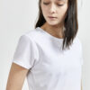 1908767-900000_ADV-Essence-SS-Slim-Tee_Closeup3