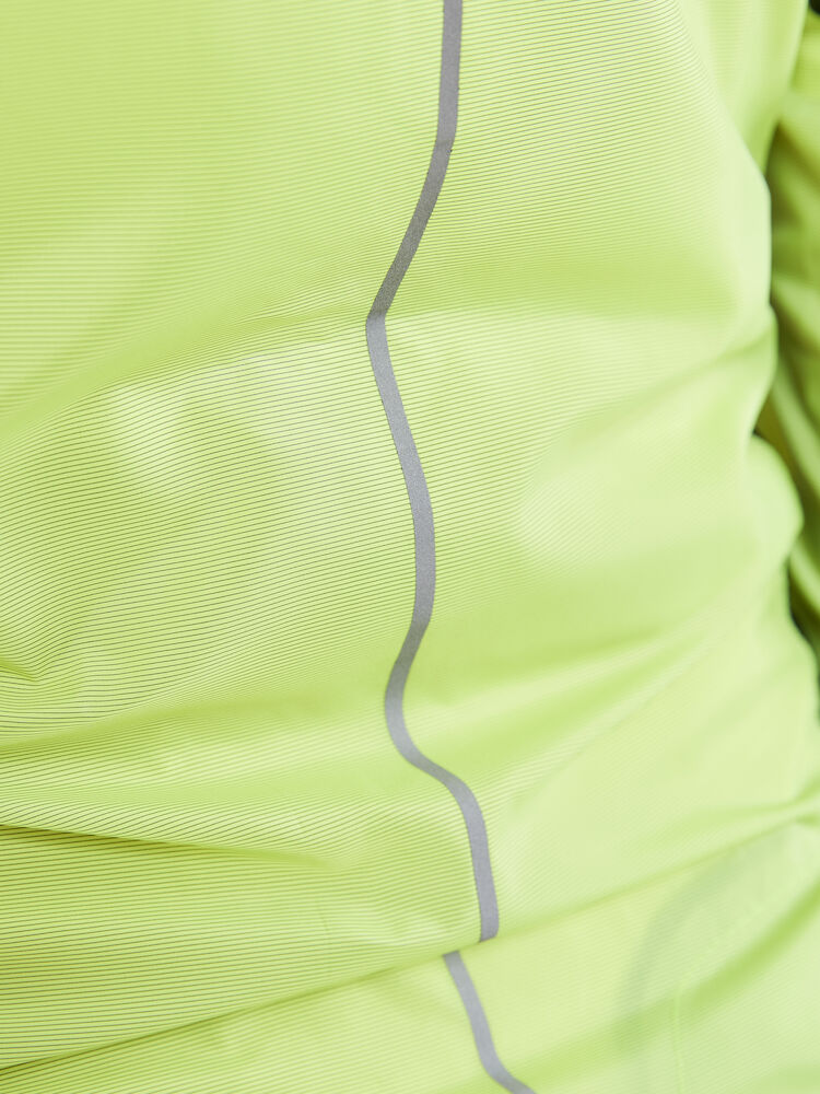 1908792-851000_Essence-Light-Wind-jkt_Closeup3