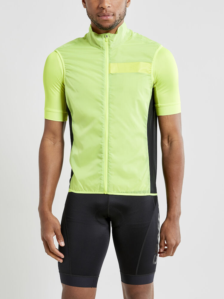 1908814-851000_Essence-Light-Wind-Vest_Closeup1