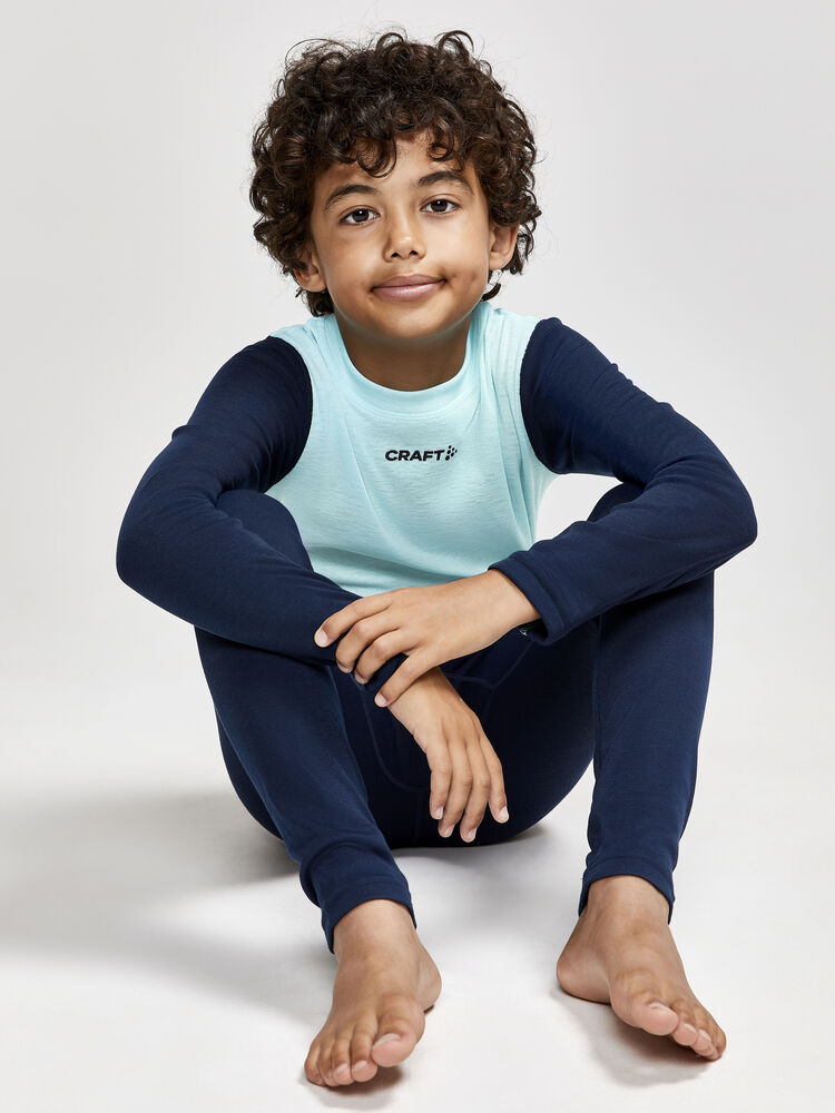 1909712-396319_CORE-Warm-Baselayer-Set-J_Closeup7