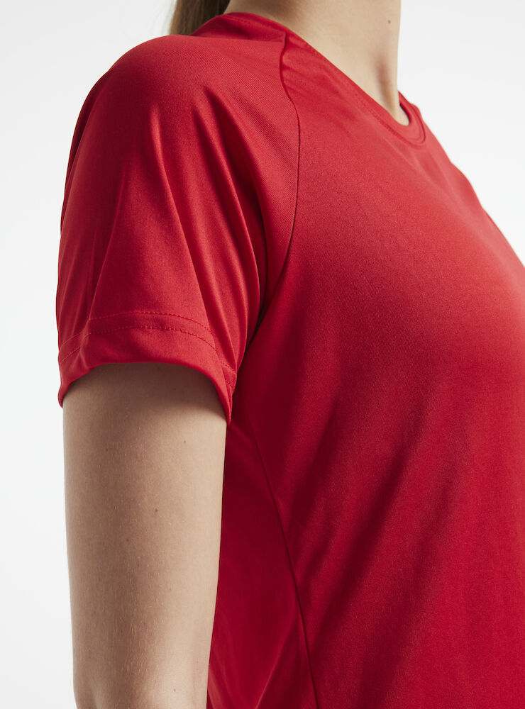 1909879-430000_Core-Unify-Training-Tee-W_Closeup3