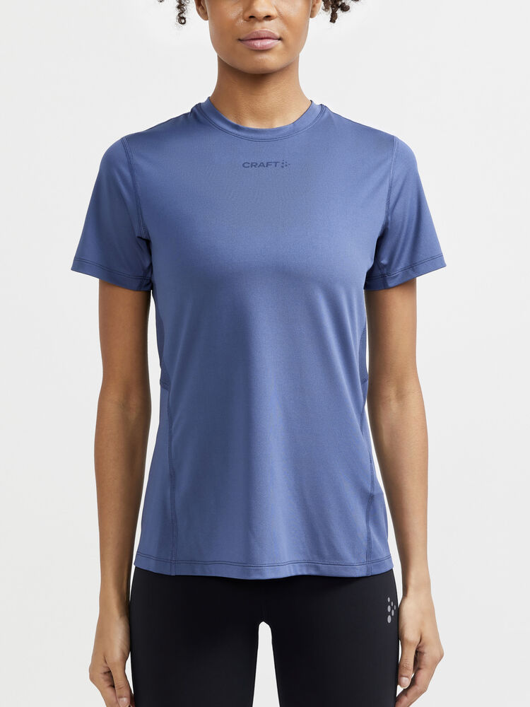 1909984-300000_ADV-Essence-SS-Tee-W_Closeup1