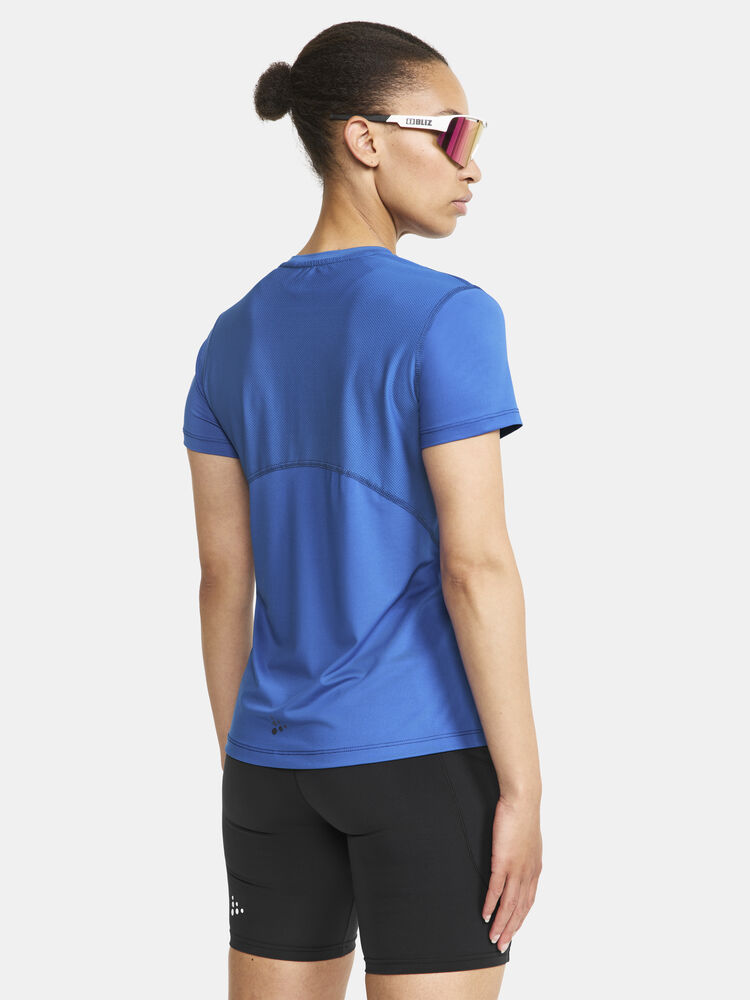 1909984-359000_ADV-Essence-SS-Tee-W_closeup2