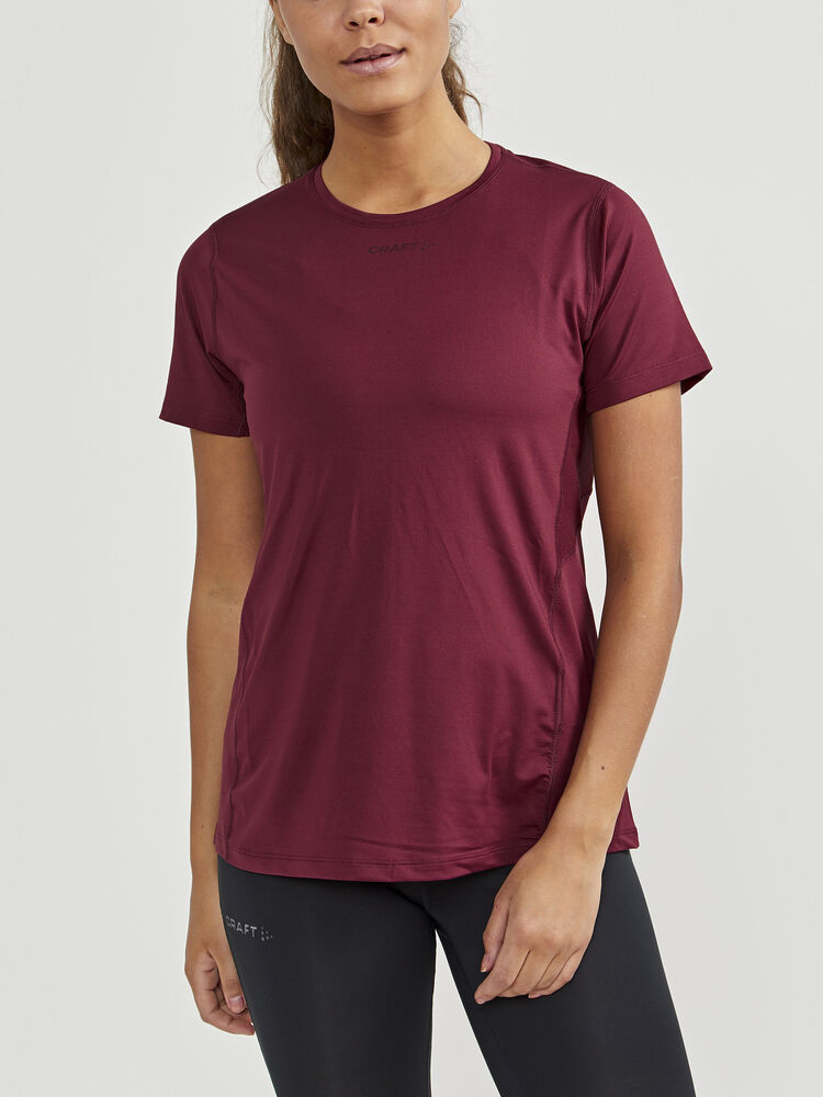 1909984-497000_ADV-Essence-SS-Tee_Closeup1