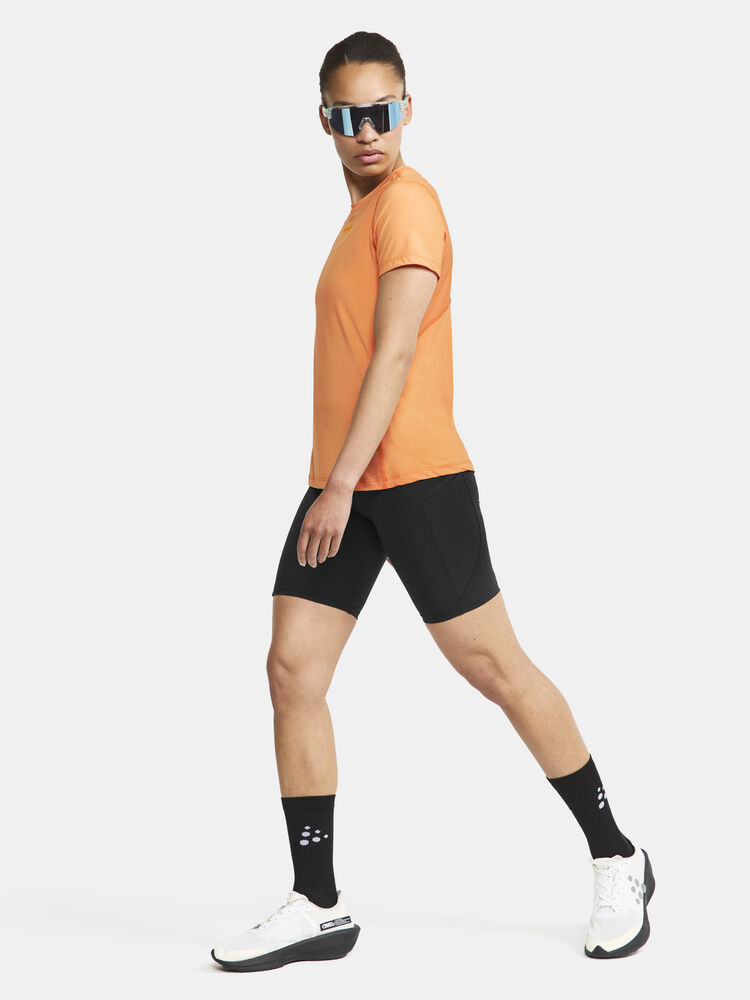 1909984-533000_ADV-Essence-SS-Tee-W_closeup6