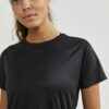 1909984-999000_ADV-Essence-SS-Tee_Closeup3