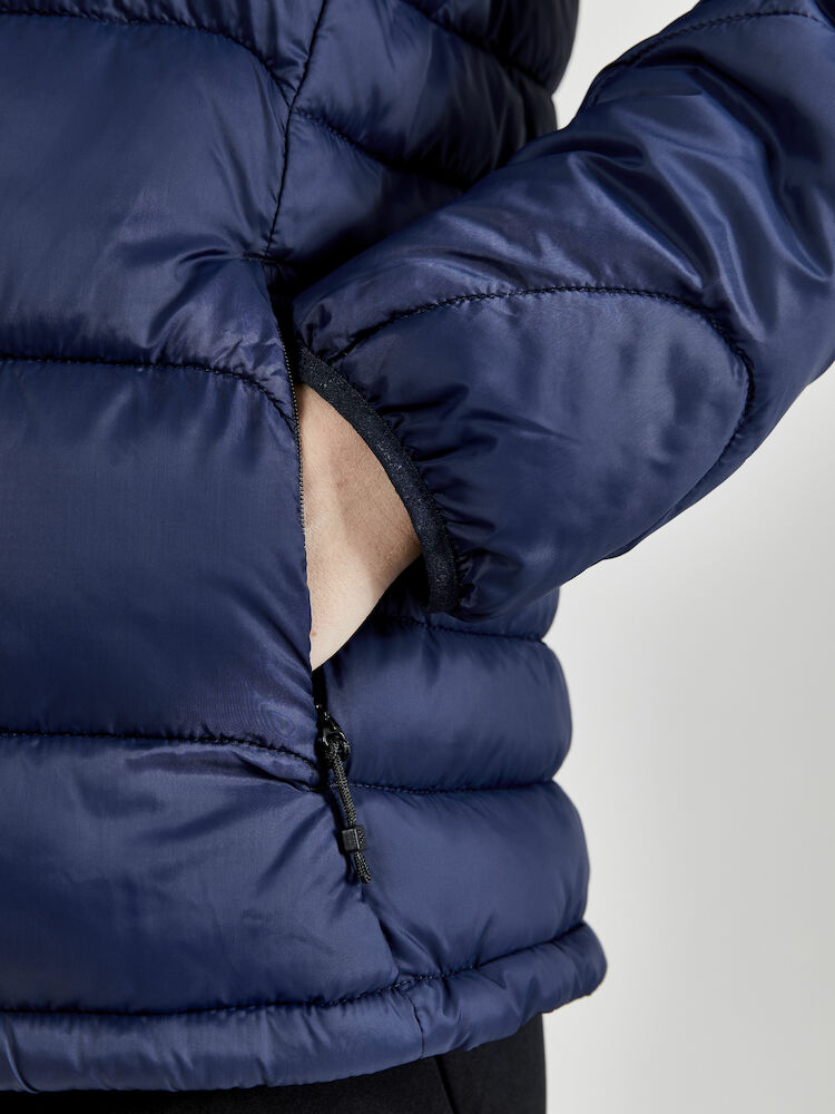 1910391-396000_CORE-Explore-Isolate-Jacket-W_Closeup4