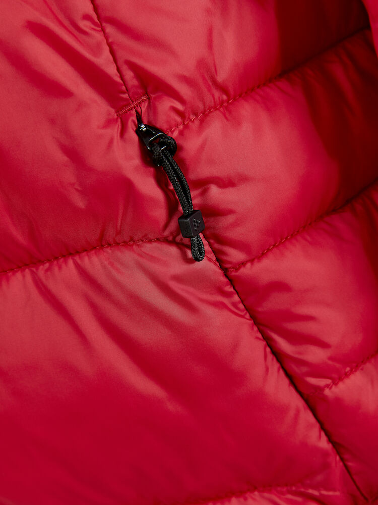 1910391-404000_CORE-Explore-Isolate-Jacket-W_Closeup6