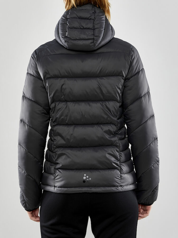 1910391-985000_CORE-Explore-Isolate-Jacket-W_Closeup3