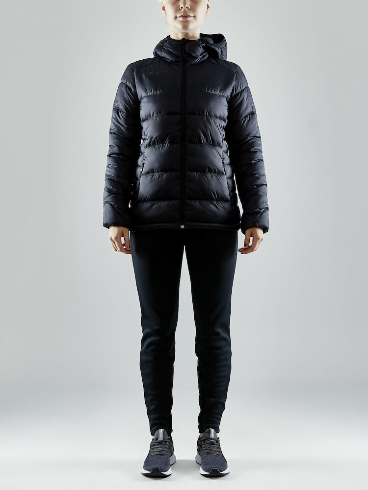 1910391-999000_Core-Explore-Isolate-Jacket-W_Closeup4