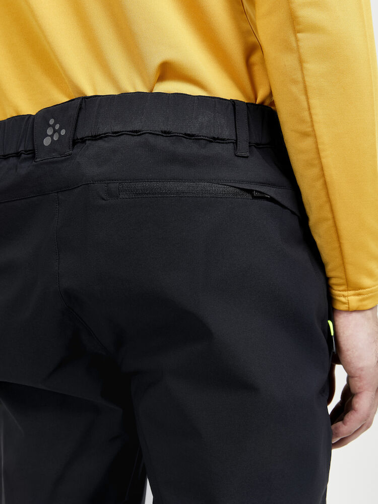 1910392-999000_ADV-Explore-Tech-Pants-M_Closeup5