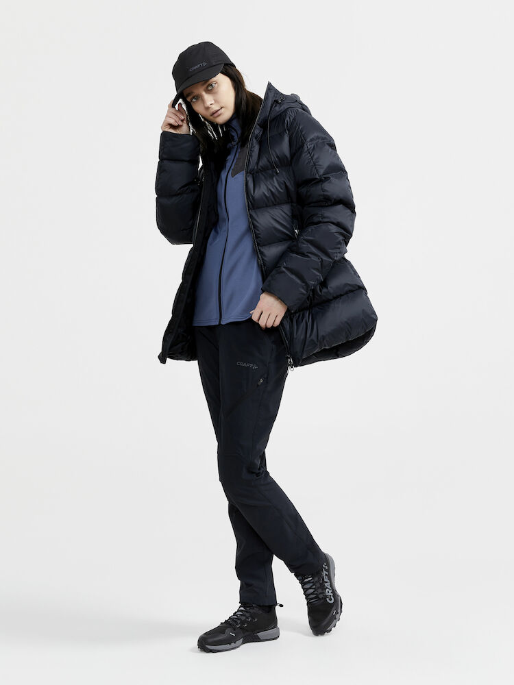 1910393-999000_ADV-Explore-Tech-Pants-W_Closeup6