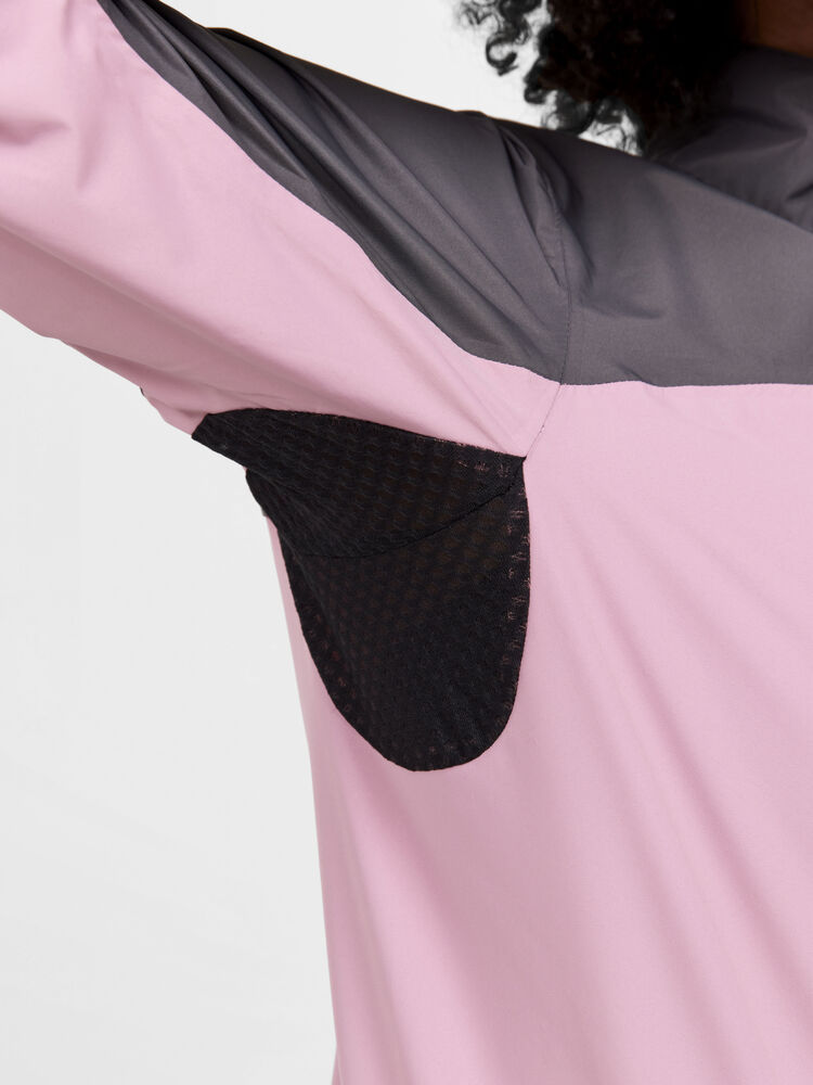 1910566-985743_Core-Endur-Hydro-Jacket-W_Closeup4