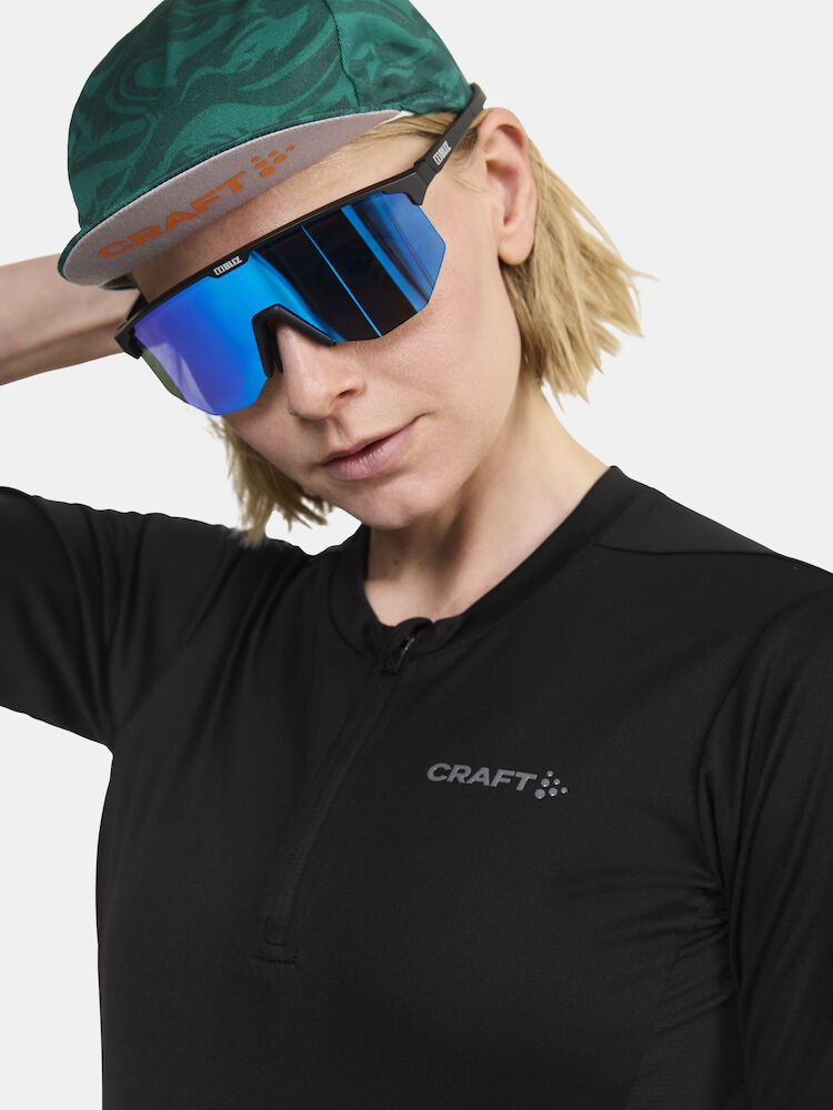 1910587-999000_Core-Offroad-SS-Jersey-W_closeup4