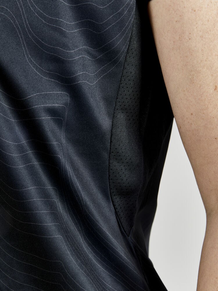 1910954-999000_Evolve-Referee-Jersey-W_Closeup5