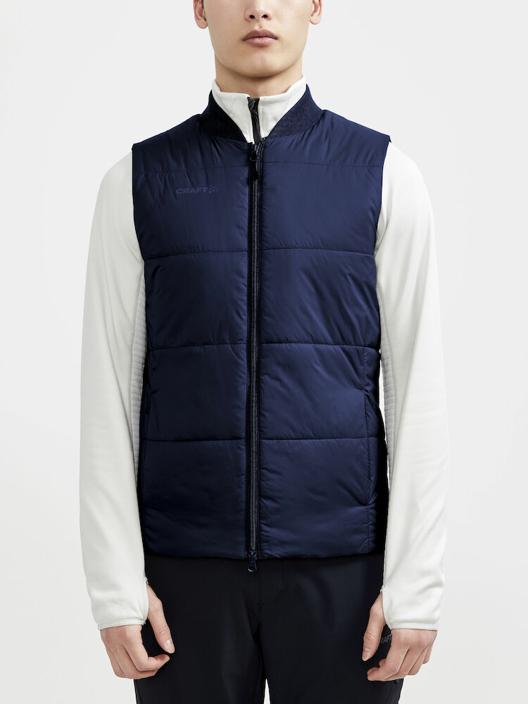 1910986-396000_CORE-Light-Padded-Vest-M_Closeup1