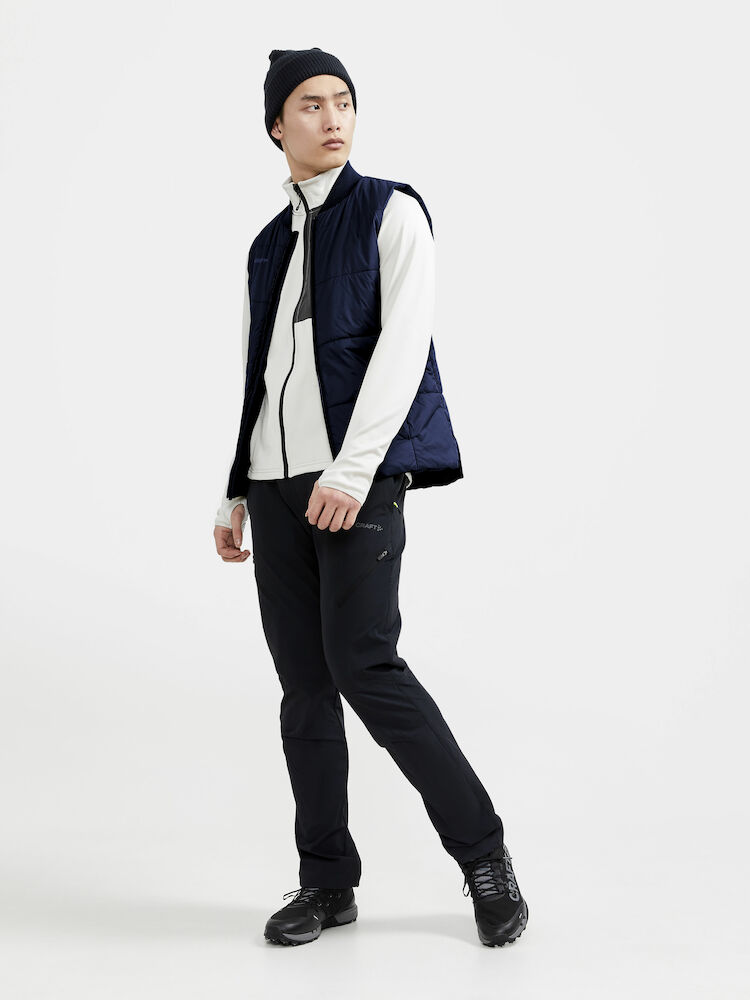 1910986-396000_CORE-Light-Padded-Vest-M_Closeup4