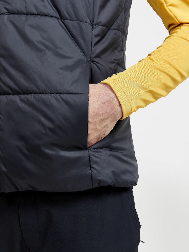 1910986-999000_CORE-Light-Padded-Vest-M_Closeup4