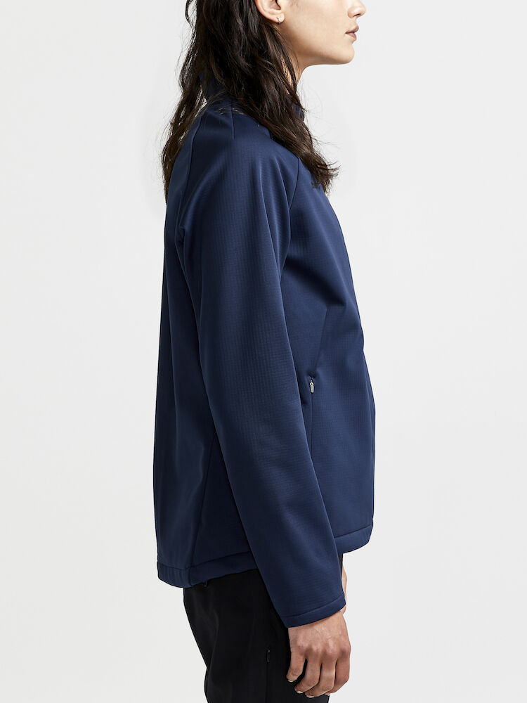 1910991-396000_CORE-Explore-Soft-Shell-Jacket-W_Closeup2