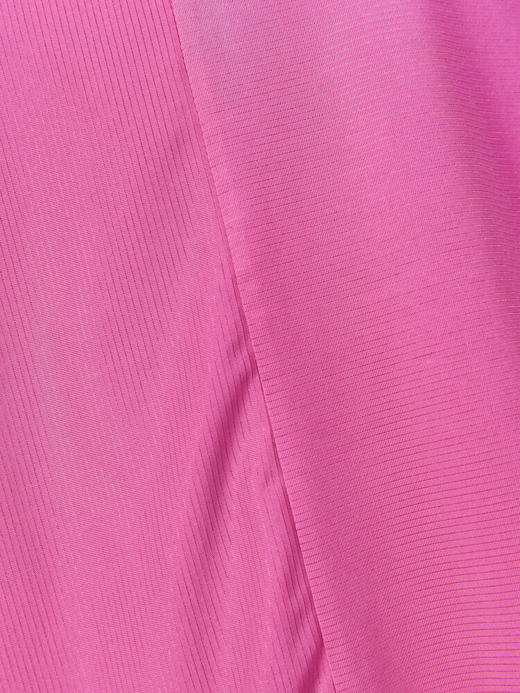 1911242-474000_Core-Essence-SS-Tee-W_Closeup3