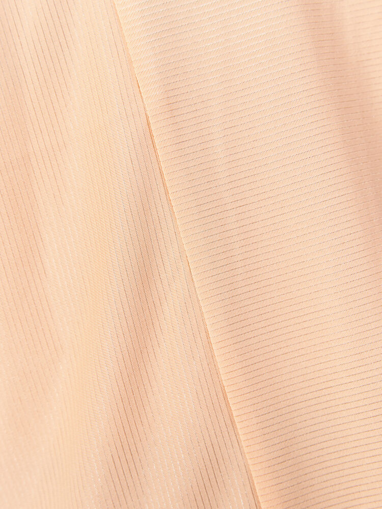 1911242-840000_Core-Essence-SS-Tee-W_Closeup4