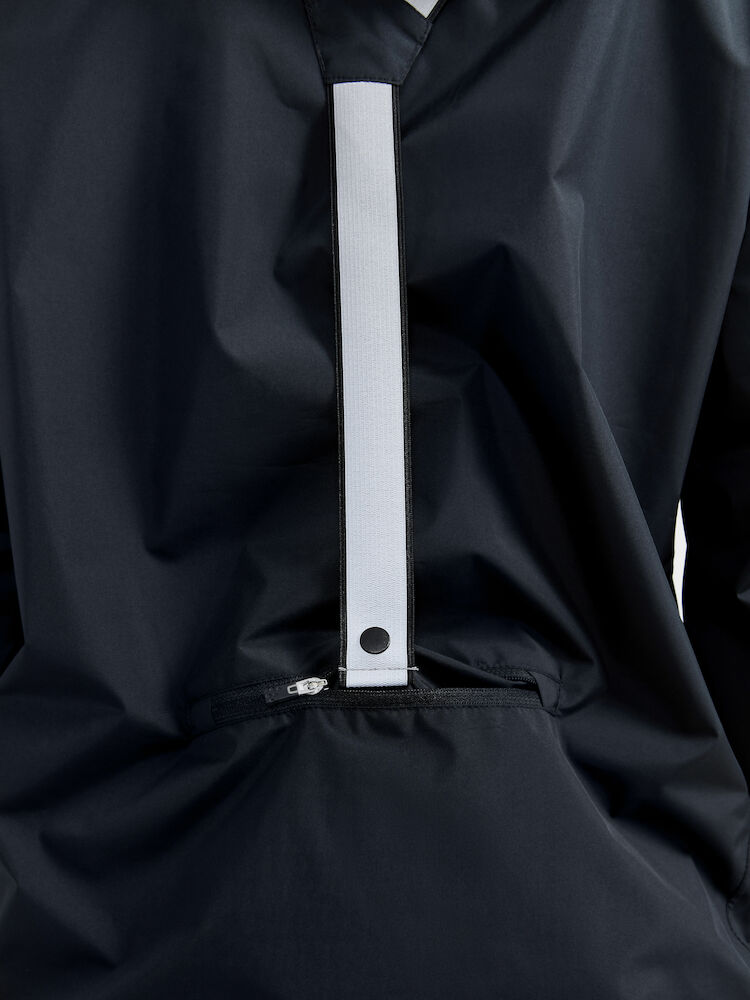 1911428-999000_CORE-Bike-Ride-Hydro-Lumen-Jacket-W_Closeup3