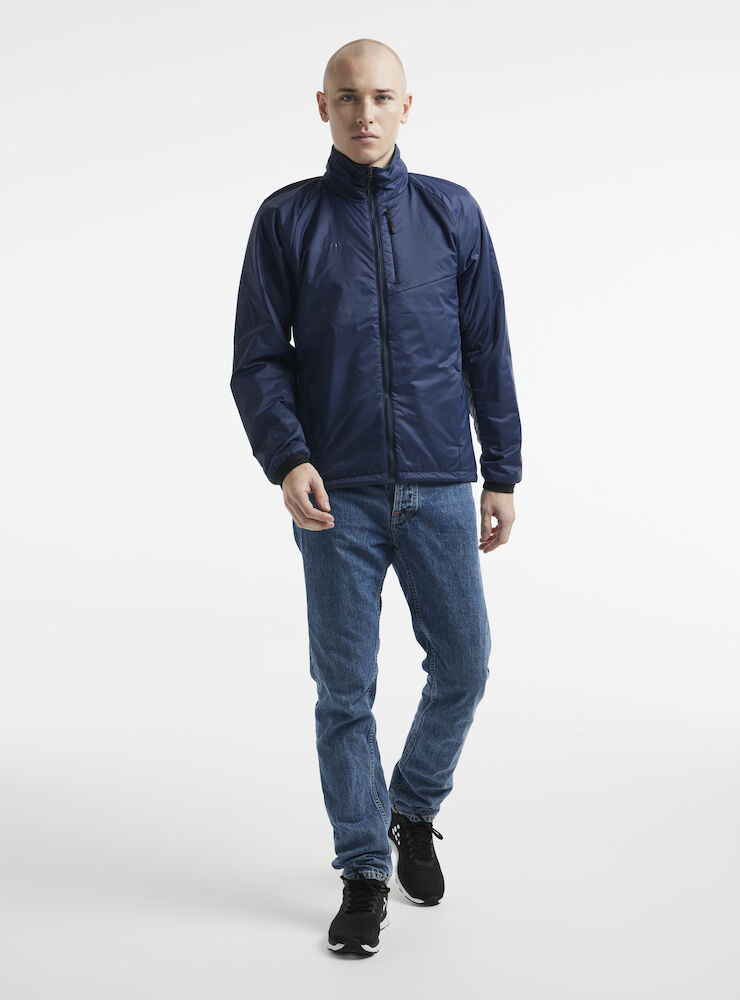 1912215-396000_CORE-Light-Padded-Jacket-M_Closeup6