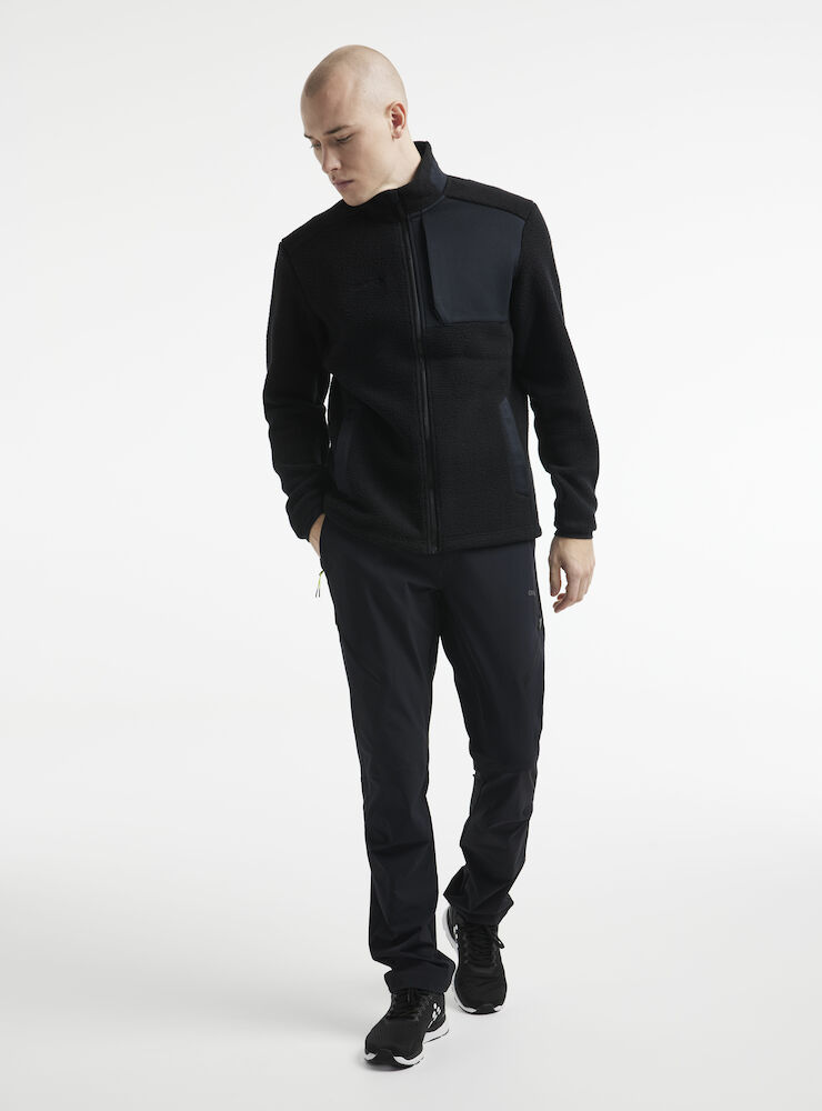 1912220-999000_ADV-Explore-Pile-Fleece-jacket-M_Closeup6