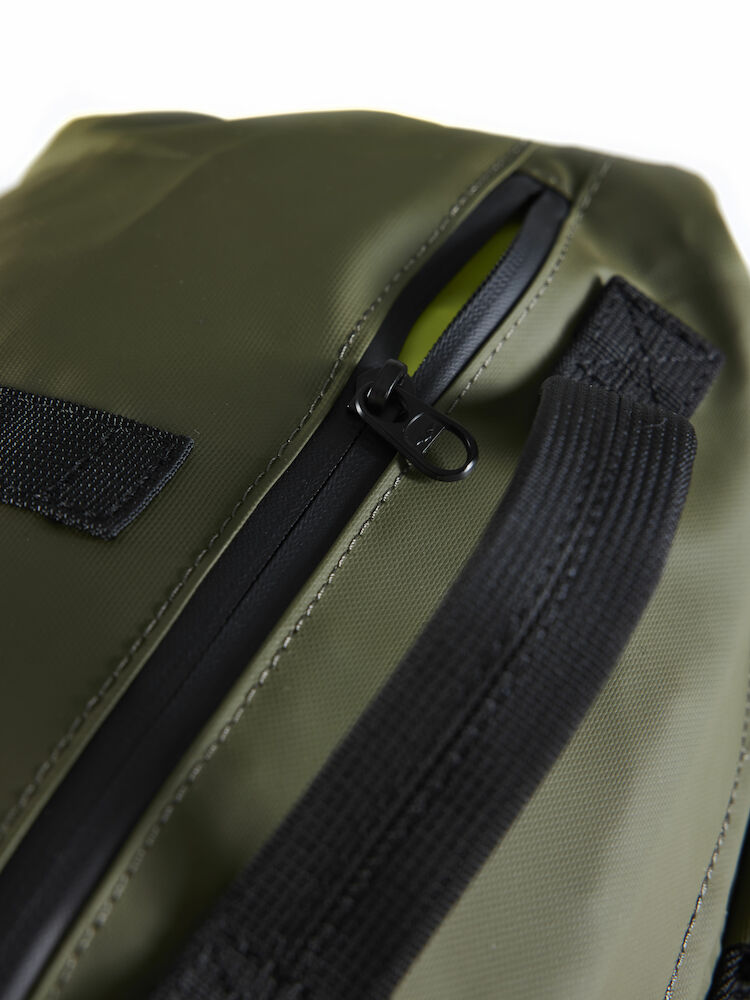 1912509-580000_Adv-Entity-Travel-Backpack-25-L_Closeup2