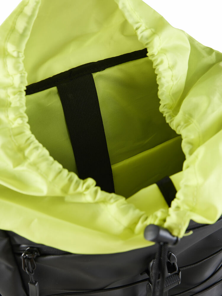 1912509-985000_Adv-Entity-Travel-Backpack-25-L_Closeup3