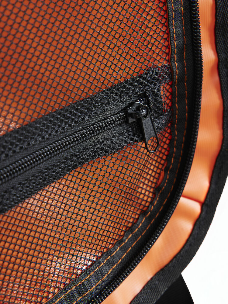 1912511-580000_Adv-Entity-Duffel-70-L_Closeup3