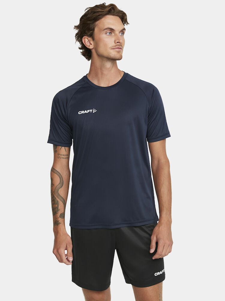 1912725-390000_Squad-2.0-Contrast-Jersey-M_Closeup1