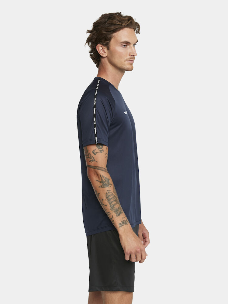 1912725-390000_Squad-2.0-Contrast-Jersey-M_Closeup2