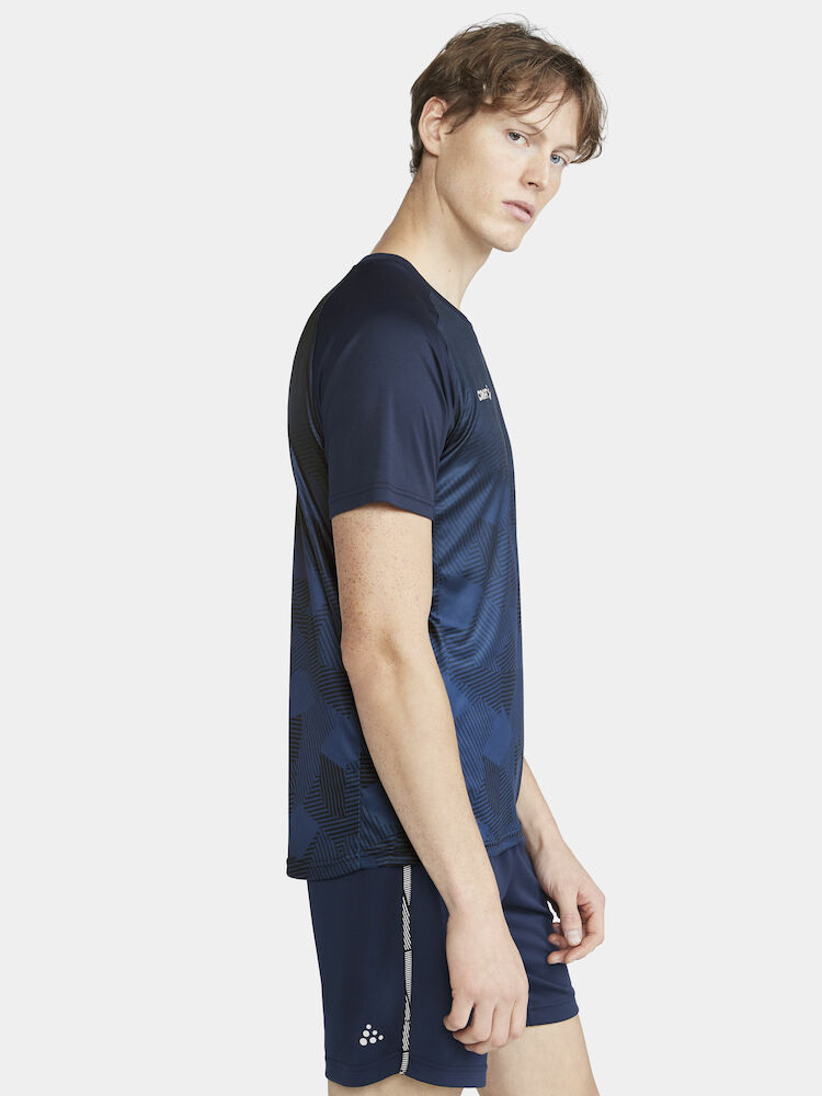 1912759-390000_Premier-Fade-Jersey-M_Closeup2