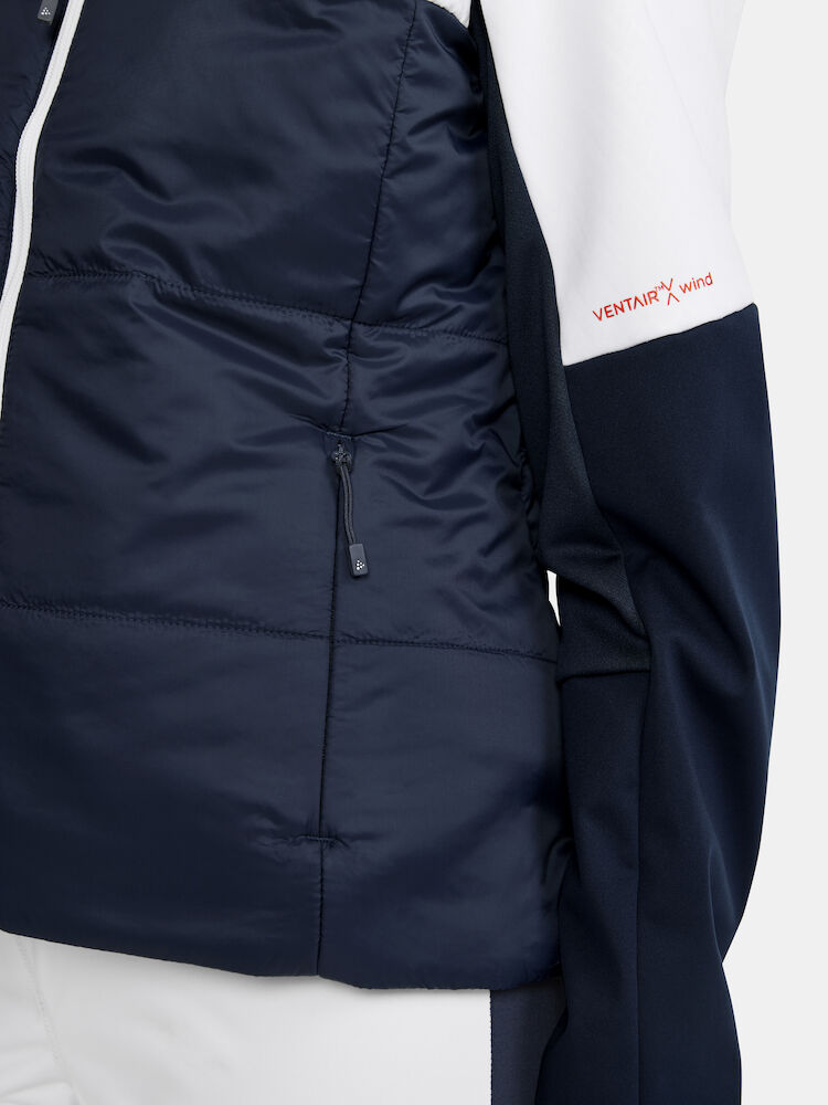 1913336-396900_NOR-Core-Light-Padded-Vest-W_closeup_01489