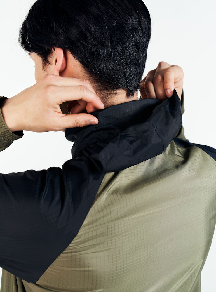 1913386-664999_CORE-Unify-Wind-Jacket-M_Closeup5