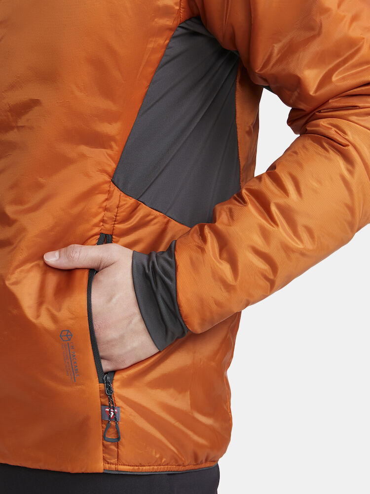 1913804-580000_ADV-Explore-Lightweight-Jacket-M_Closeup3