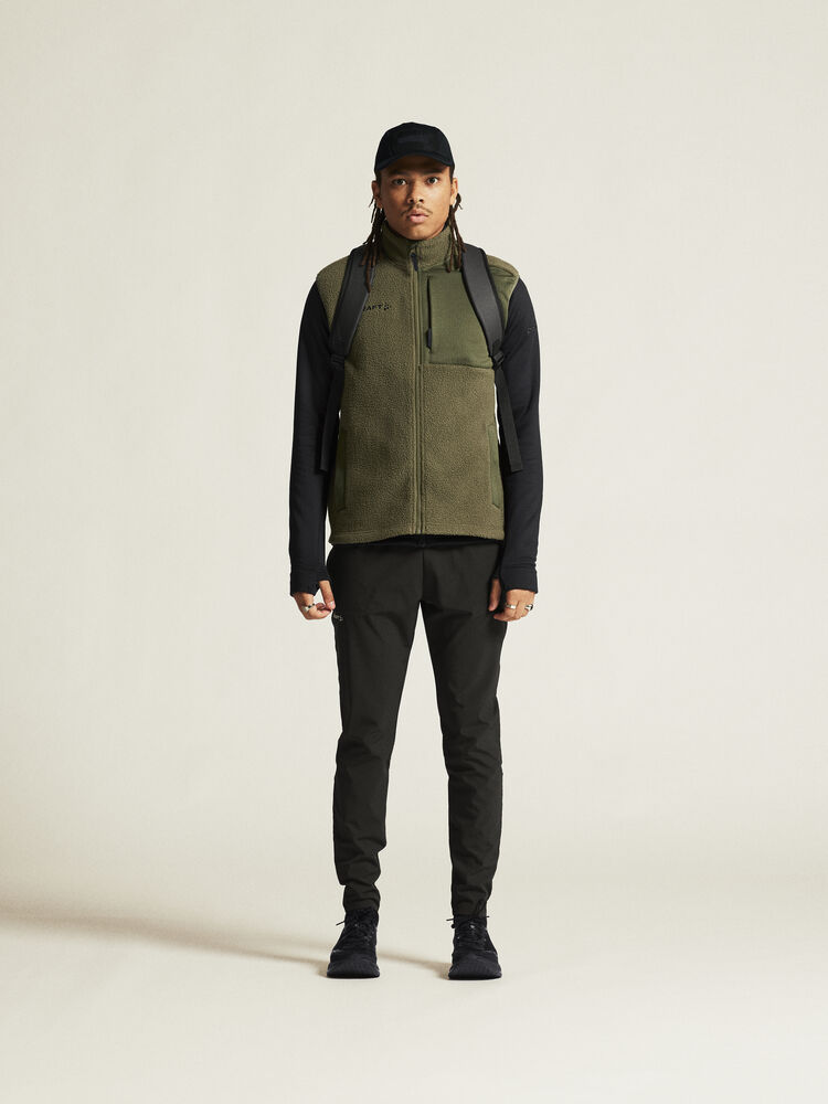 1913810-664000_ADV-Pile-Fleece-Vest-M_closeup1