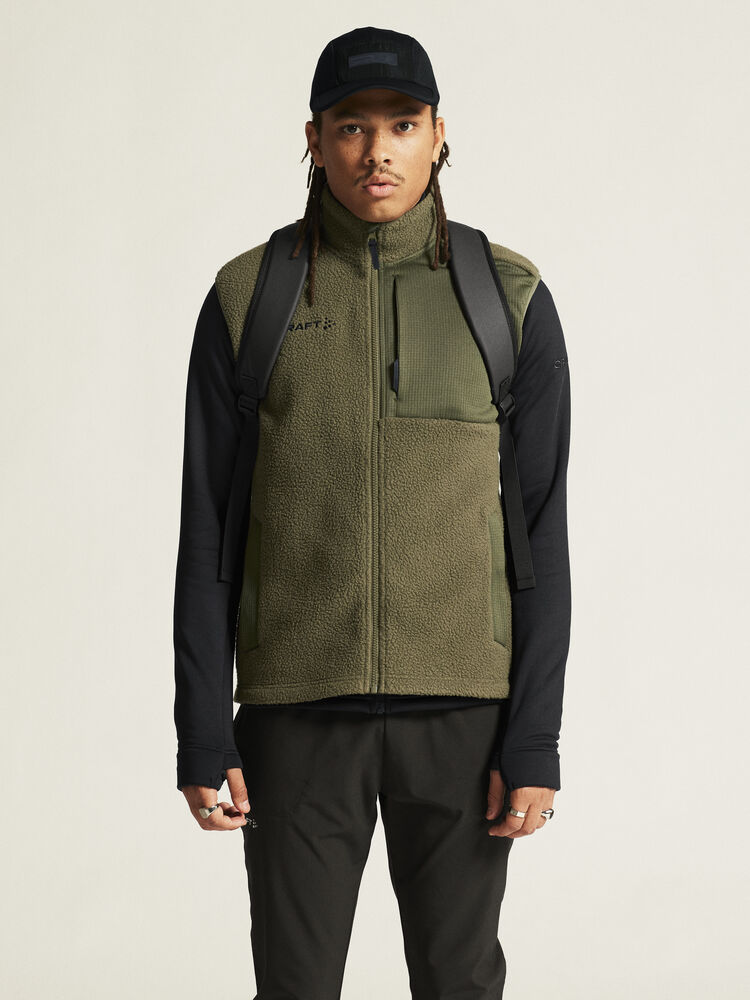 1913810-664000_ADV-Pile-Fleece-Vest-M_closeup4