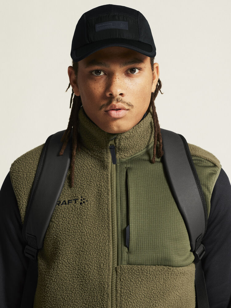 1913810-664000_ADV-Pile-Fleece-Vest-M_closeup5